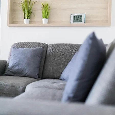 Park Apartment *